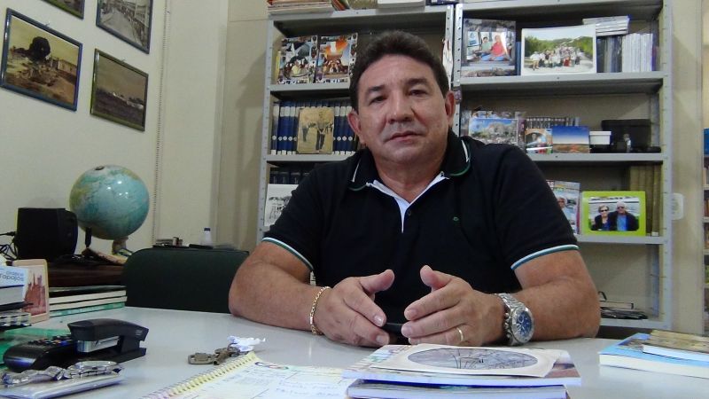 Neucivaldo Moreira - Professor e escritor 